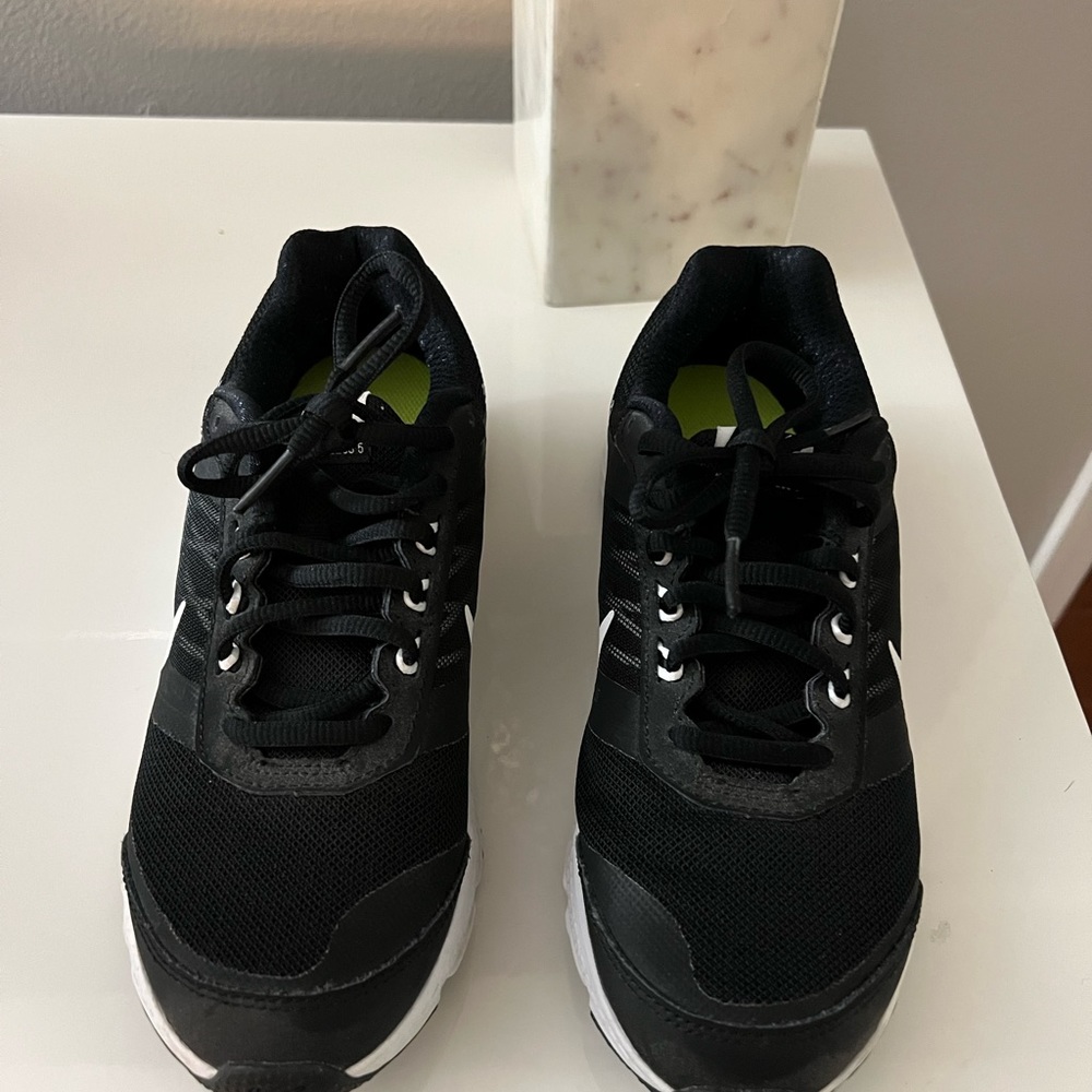 Nike shoes size 7